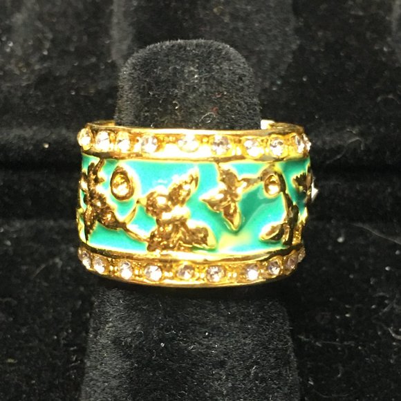 ring - Picture 2 of 4